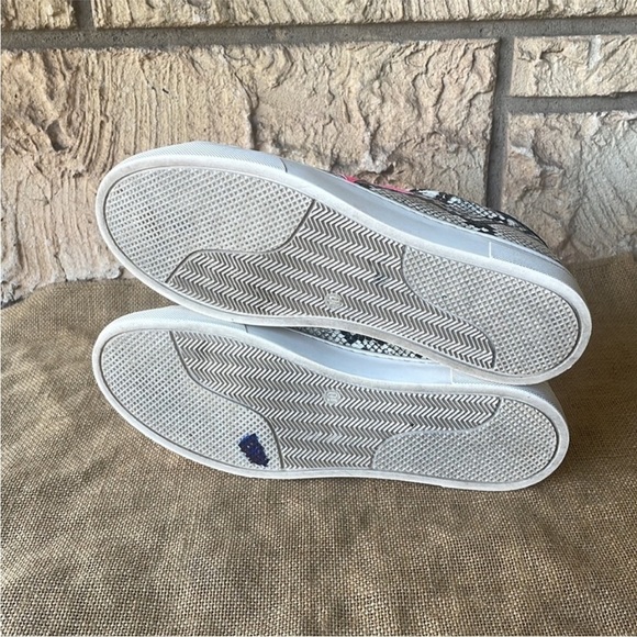 STEVEN BY STEVE MADDEN RUBIE SNAKE PINK STAR DISTRESSED SNEAKER
Size 10 - Picture 10 of 15